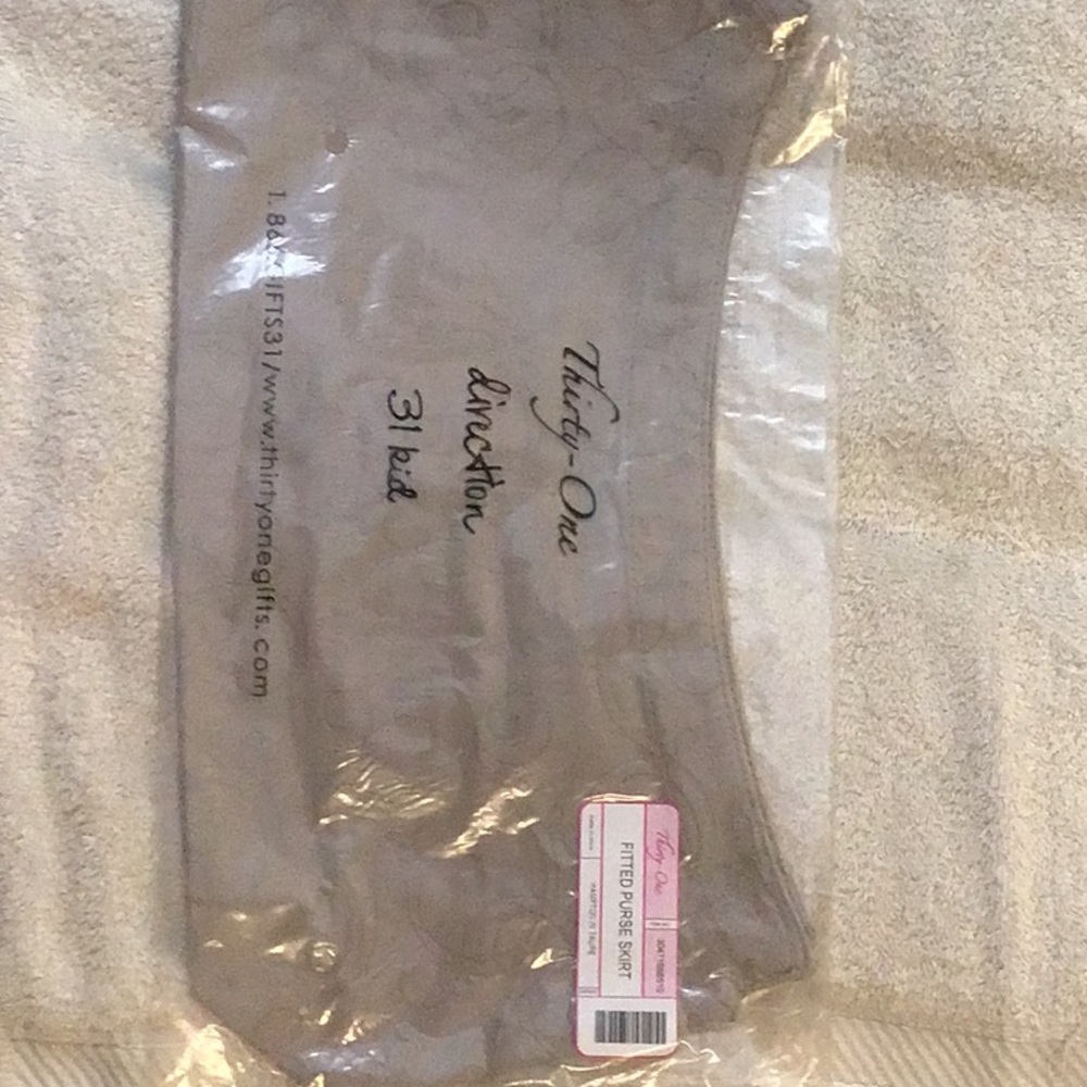 Thirty-one fitted purse skirt